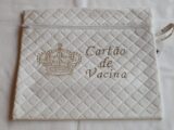 Porta Cartão De Vacinas Coroa Bege 25x22cm